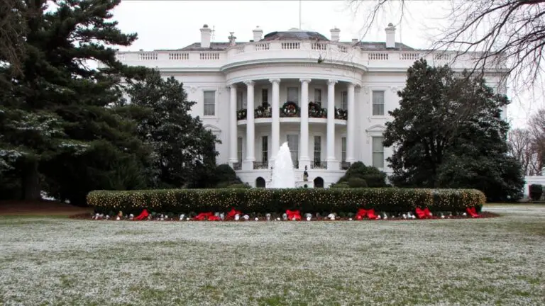 magical white house christmas decor